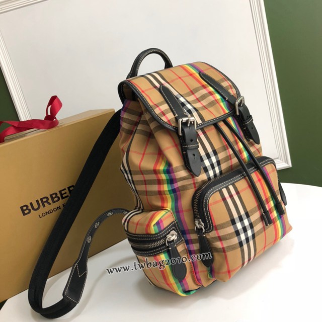 Burberry專門店新款中號彩虹Vintage格紋斜背式軍旅背包 巴寶莉男士女士後背包 yxb1392